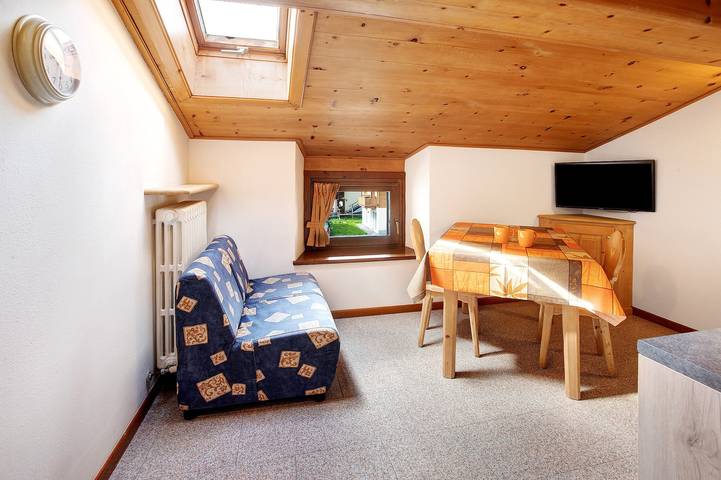 Entire apartment, Apartment 'Elisabetta n2' with Mountain View & Wi-Fi in Livigno (Town), Livigno