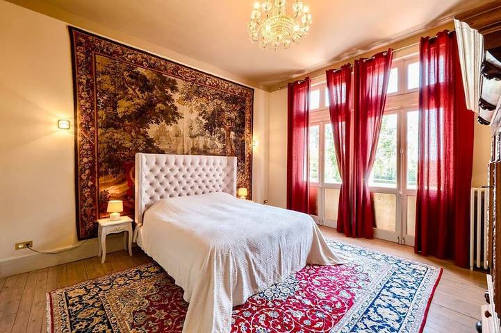 Château pour 12 personnes, avec jardin dans Allier - 3