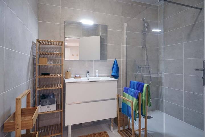 Gîte pour 4 personnes, avec jardin ainsi que piscine et terrasse dans Golf et Tennis Club de Valescure - 4