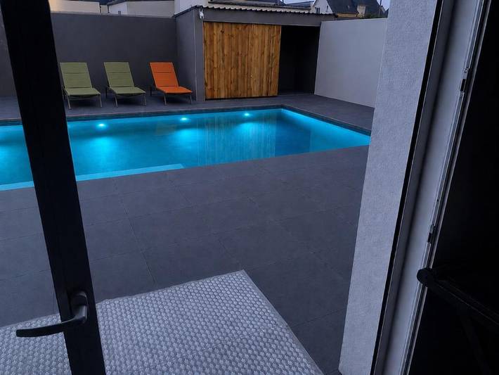 Location de vacances pour 16 personnes, avec Jacuzzi et Terrasse ainsi que Jardin et Piscine dans L'Hôpital (Quessoy)