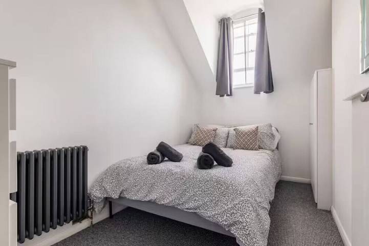 Ganze Wohnung, Castle Garden View - Two Steps Away from Central Rochester High Street in Rochester, Kent Downs