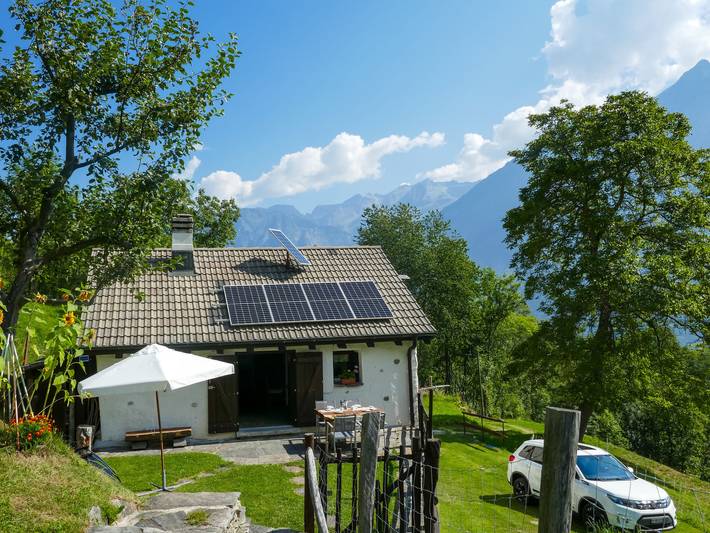 Ferienhaus für 4 Personen, mit Terrasse und Garten im Ticino