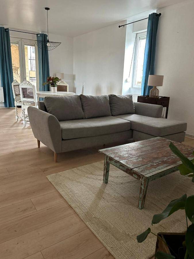 Gîte pour 5 personnes, avec terrasse à Rochechouart