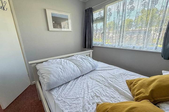 Beautiful chalet with free WiFi nearby Hemsby beach in Norfolk in Hemsby, Great Yarmouth