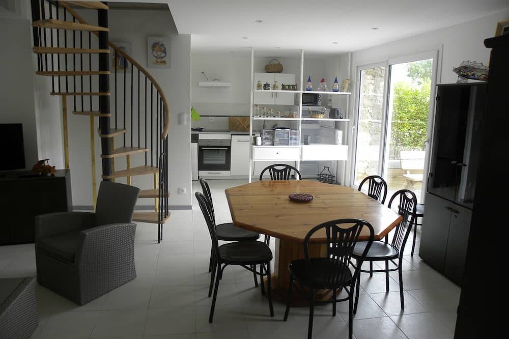 Gite In Old Farmhouse in Plouescat, Côte des Légendes