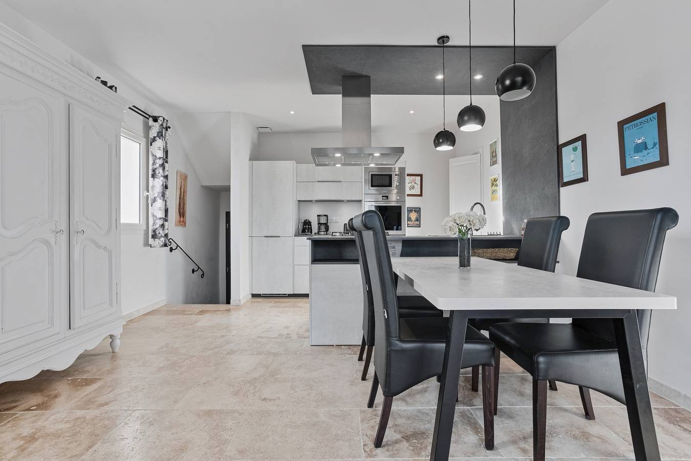 Le Mas des Bouteillans « Les Cyprès » avec piscine partagée, Wi-Fi et climatisation in La Cadière-d'Azur, Région de Toulon