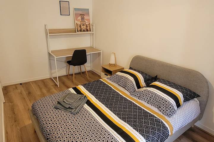 Entire apartment, 3-Bedroom, 3-Bathroom Apartment in Downtown Saint-Étienne in Saint-Étienne, Loire