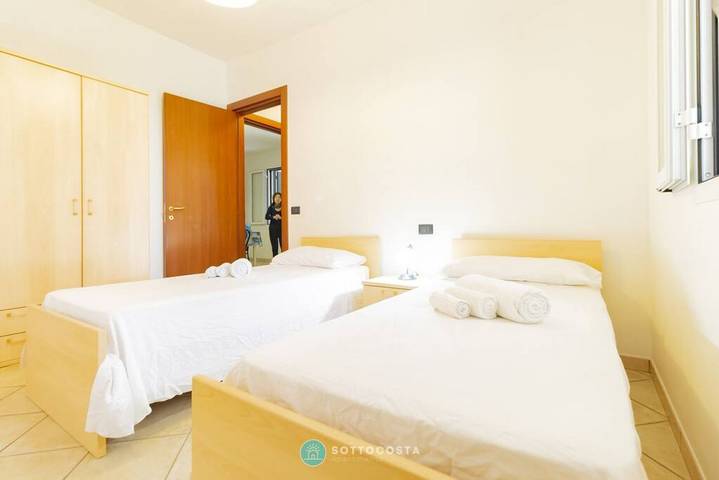 Entire apartment, Holiday apartment for 4 people with garden in Torre Dell'orso, Melendugno