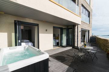 Holiday Rental for 4 People in Tenby, Pembrokeshire, Photo 1