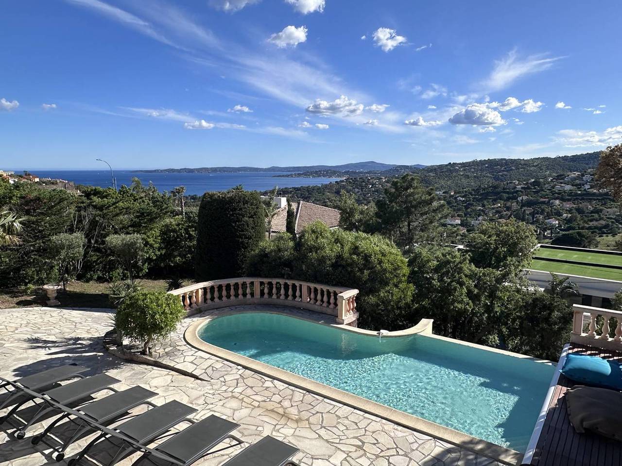 Villa pour 8 Personnes dans Roquebrune-sur-Argens, Région de Draguignan