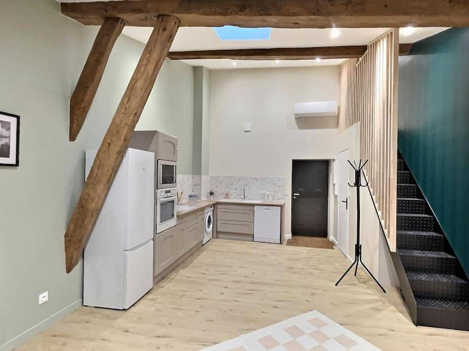 Appartement entier, Two-Bedroom Apartment in Mâcon, Région de Mâcon