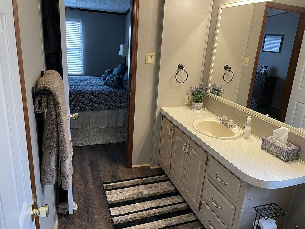 Comfy Getaway w/ stream and bridge out back in Ashe County