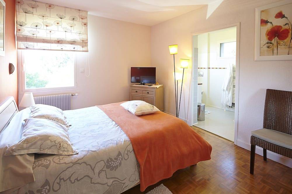 Gehobene Villa in einer privilegierten Umgebung, beheiztes Hallenbad auf 30 ° in Carantec, Ceinture Dorée