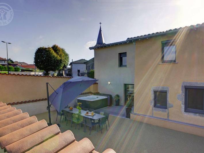 Gîte pour 12 personnes, avec jardin dans Montbrison - 4