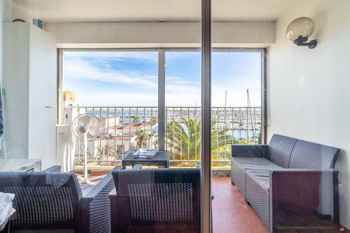 Geheel appartement, Appartement 'Vue Mer' met zeezicht en airconditioning in Gruissan (Ville), Gruissan