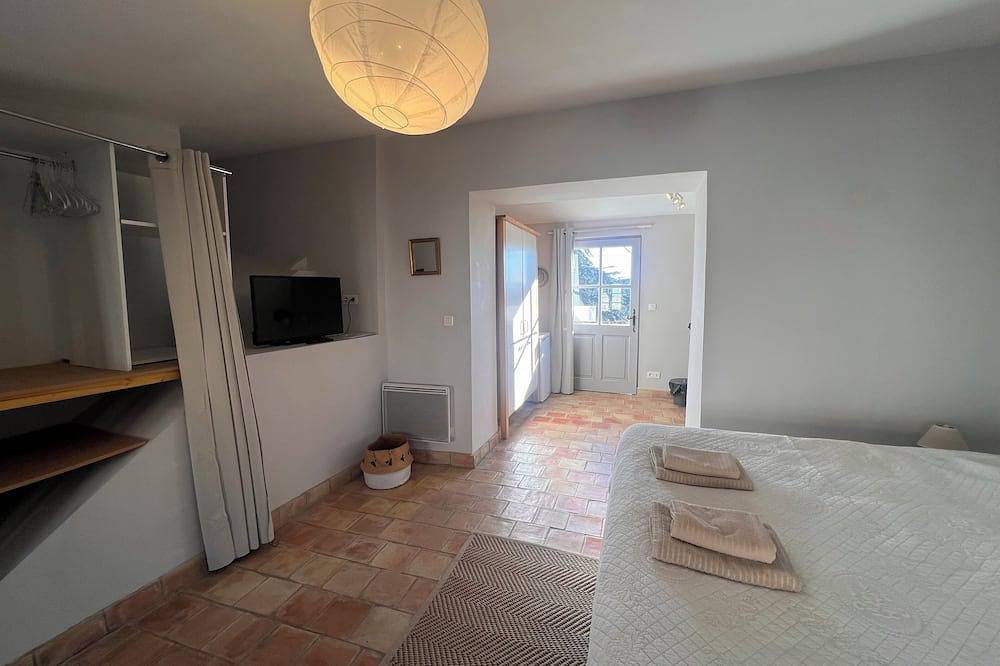 Ganze Wohnung, East Studio – Château Barbebelle Wine Estate Provence in Rognes, Aix-en-Provence und Umgebung
