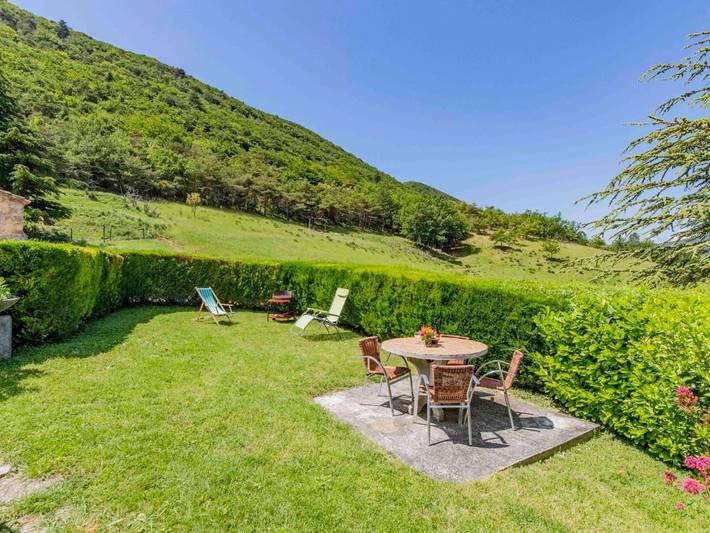 Location de vacances pour 4 personnes, avec jardin, animaux acceptés à Roche-Saint-Secret-Béconne