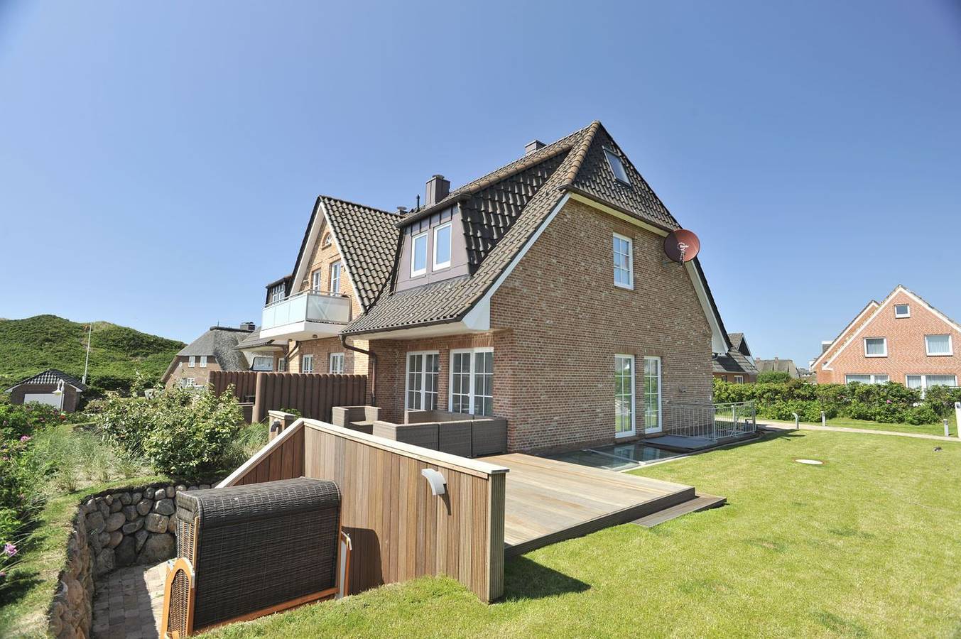 Ganze Wohnung, Seehüs 1 – Exklusive Ferienwohnung direkt hinter den Dünen für 4 Personen in Wenningstedt, Sylt