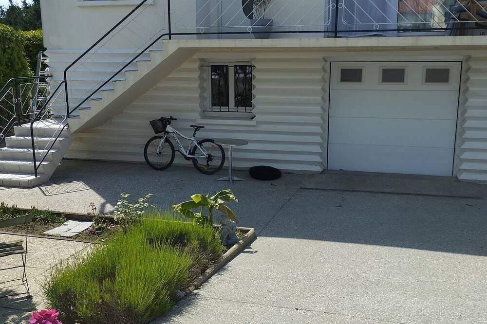 Maison avec extérieur proche gare in Saujon, Côte de Beauté
