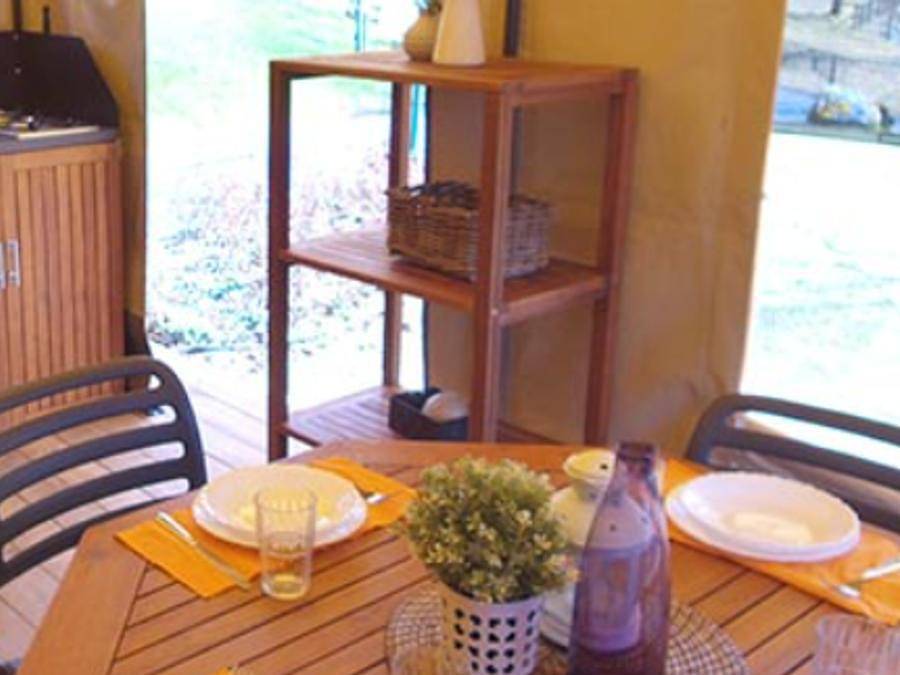 Vvf Villages - Haute Corrèze - Eygurande - Bungalow de lona 6 personas - Hypitipy 23m²- 2 dormitorios- sin sanitarios in Monestier-Merlines, Ussel region