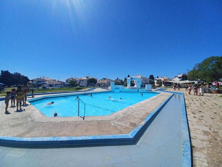 Chalet para 4 personas, con Balcón y Terraza además de Jardín y Piscina en Santa Luzia (Tavira)