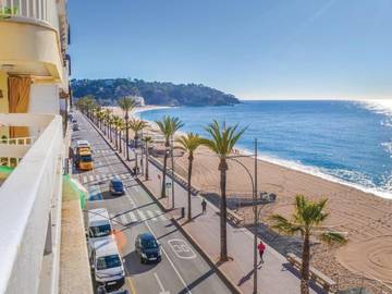 Holiday Apartment for 5 People in Central Lloret de Mar, Lloret de Mar, Photo 3