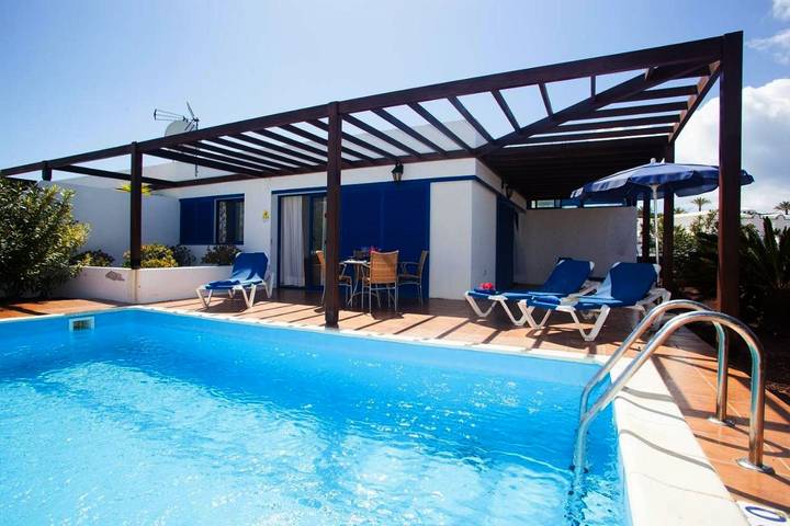 Bungalow für 4 Personen, mit Ausblick und Garten sowie Pool in Playa Blanca - 2