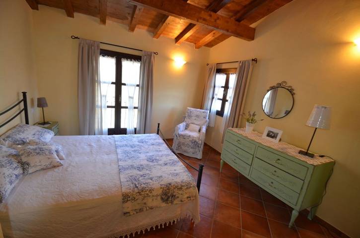 Appartamento intero, Appartamento vacanze per 4 persone con terrazza in Borgata Costiolo, Prelà