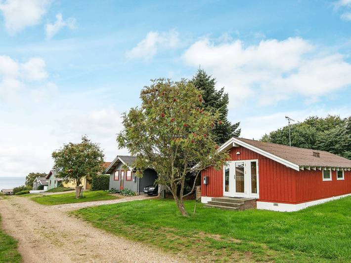 Ferienhaus für 6 Personen, mit Terrasse und Garten in Binderup Strand