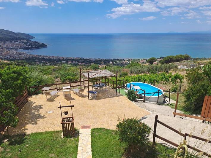 B&b per 3 persone, con Terrazza e Giardino nonché Piscina e Panorama ad Agropoli