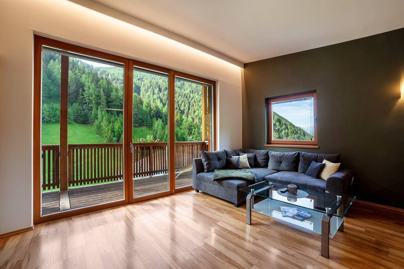 Ganze Wohnung, Ferienwohnung "Pritscheshof Balkon" mit Bergblick, Balkon & Terrasse in Planeil, Mals