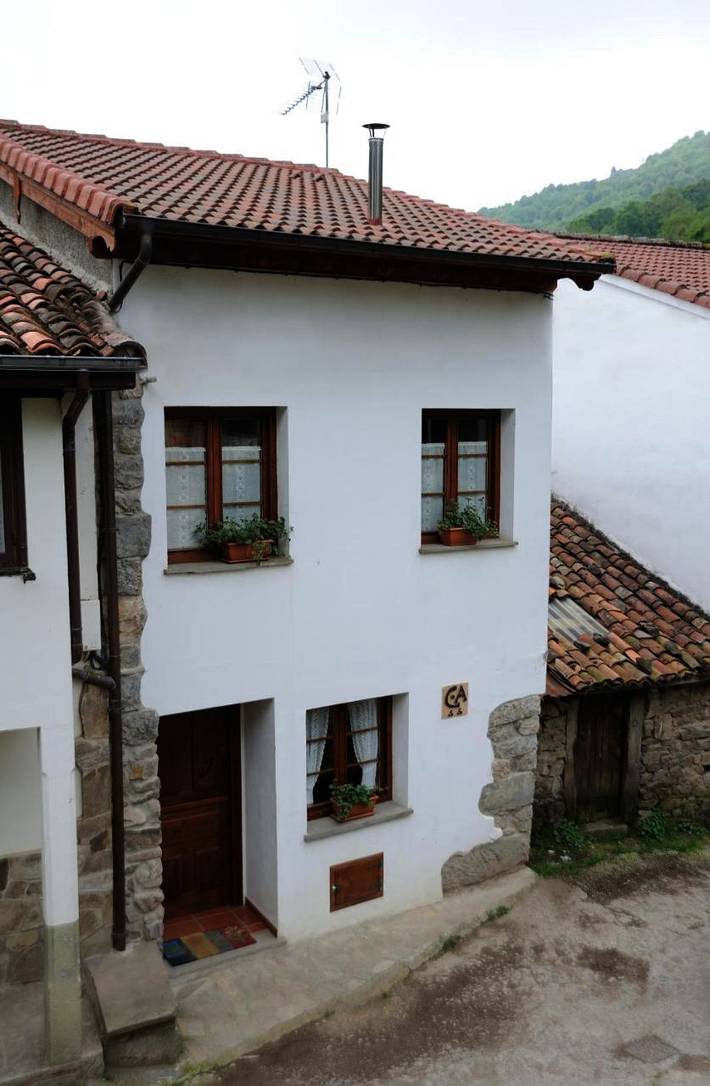 Casa rural para 8 personas, con jardín en Parque Natural de Las Ubiñas-La Mesa