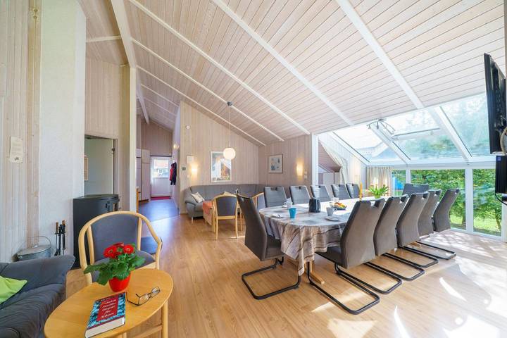 Ferienhaus für 12 Personen, mit Whirlpool und Terrasse sowie Garten und Sauna in Otterndorf