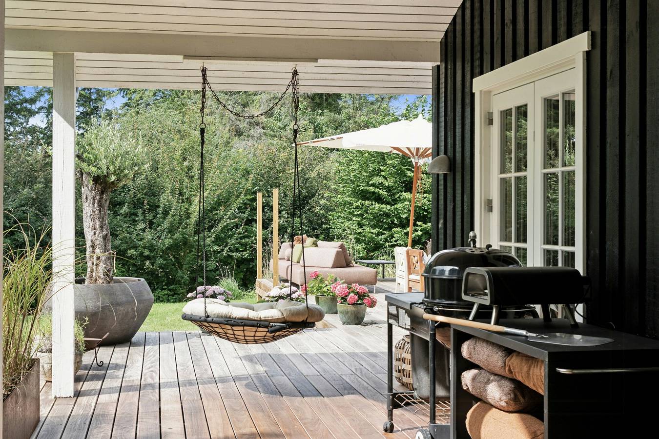 Stilfuldt sommerhus nær Tisvilde strand og by in Tisvilde, Kattegat
