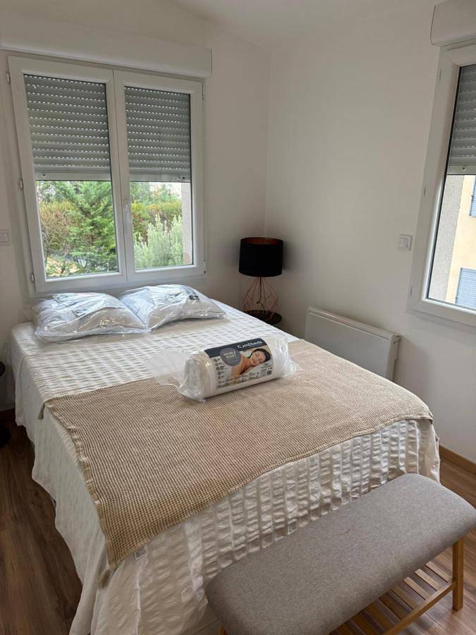 Appartement entier, One-Bedroom Apartment in Villeneuve-le-Roi, Val-de-Marne