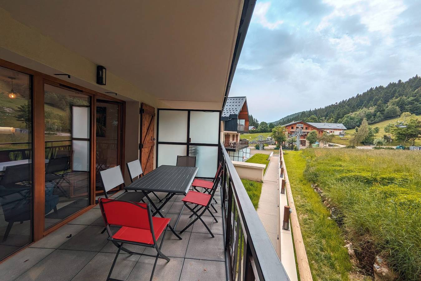 Geheel vakantieappartement, Vakantieappartement voor 6 personen met terras in La Féclaz, Les Déserts