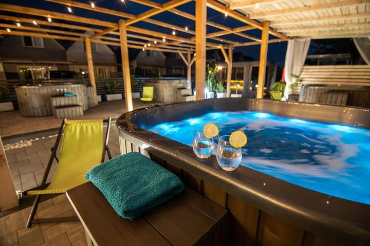 Ferienpark für 8 Personen, mit Sauna und Whirlpool sowie Garten, mit Haustier in Polen