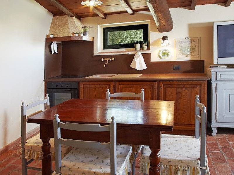 Tritt — Wunderschönes Apartment für 6 Personen in Carmignano inmitten der Weinberge in Carmignano, Prato Provinz