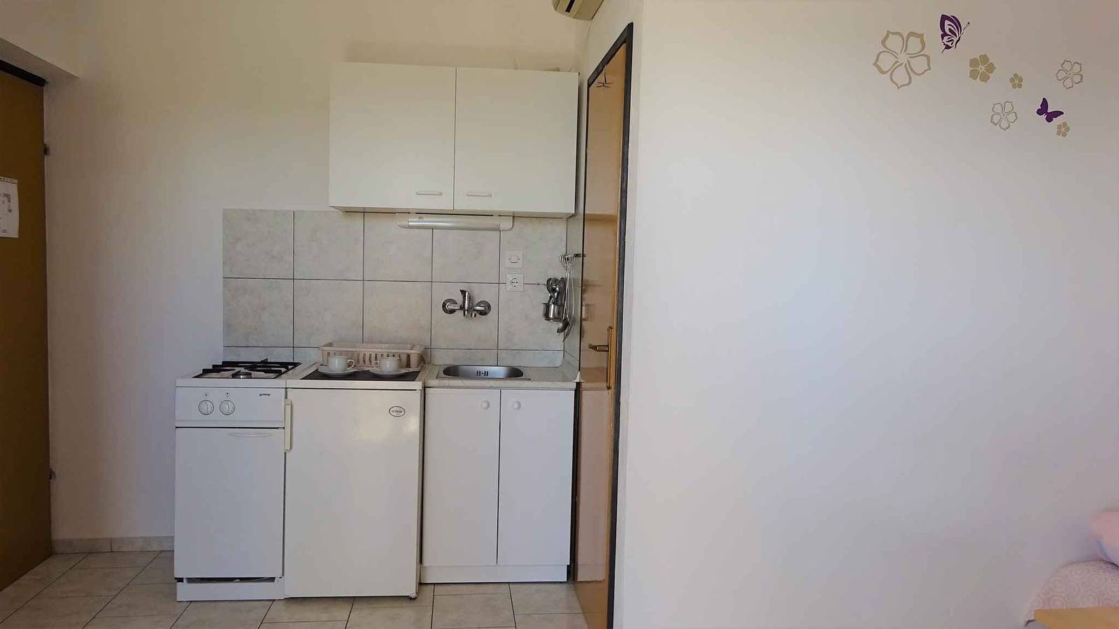 Ganze Ferienwohnung, Ferienwohnung mit Meerblick in Cesarica, Naturpark Velebit