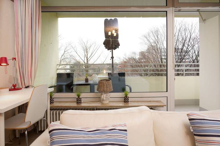 Ganze Ferienwohnung, Süden von Hd - 2 Schlafzimmer - 5 Personen - 68qm - Balkon - Haustier- und Familienfreundlich / Bismarckturm in Heidelberg, Rheinebene