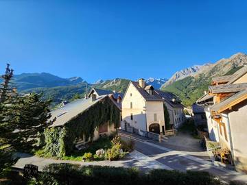 Gîte pour 4 personnes, avec vue et terrasse dans Office De Tourisme De Serre Chevalier - Bureau Du Monetier Les Bains