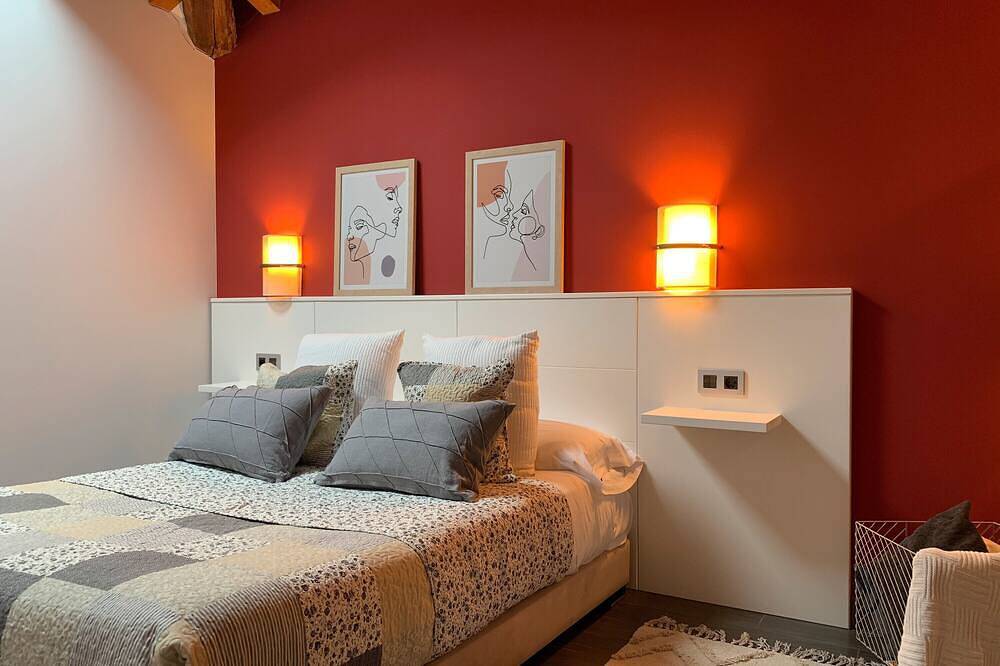 Apartamento entero, Apartamento 'Sorgiña' con vistas a la montaña, Wi-Fi y aire acondicionado in Ituren, Pirineos