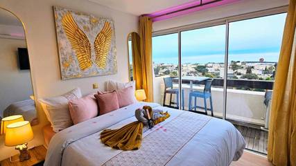 Gîte pour 2 personnes, avec sauna et jacuzzi ainsi que piscine et jardin dans Plage Naturiste (Le Cap d'Agde)