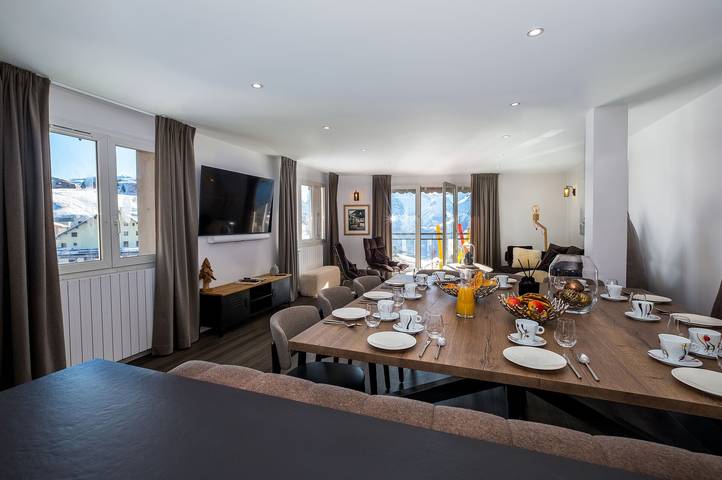 Geheel appartement, Triplex By Popalp, met uitzicht op de bergen, in het hart van Alpe d'Huez in Huez, Écrins Nationaal Park