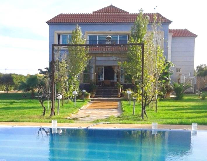 Villa for 6 people, with terrace and pool as well as garden in Morocco