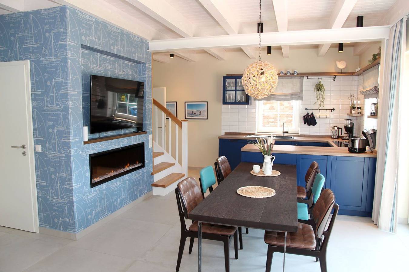 Luxus-Ferienhaus am Wasser nahe Greetsiel mit Sauna in Eilsum, Krummhörn