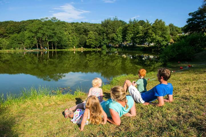Camping pour 8 personnes, avec vue ainsi que terrasse et piscine dans Nièvre - 3