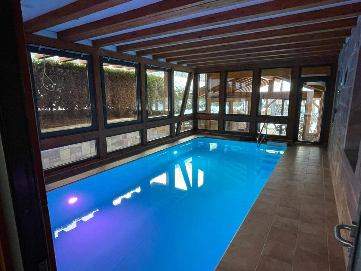 Ganze Wohnung, Entspannung im Wald - mit Schwimmbad in Heßles, Fambach