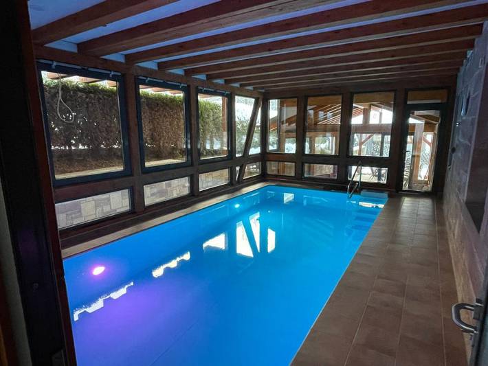 Ferienwohnung für 4 Personen, mit Balkon und Terrasse sowie Garten und Pool