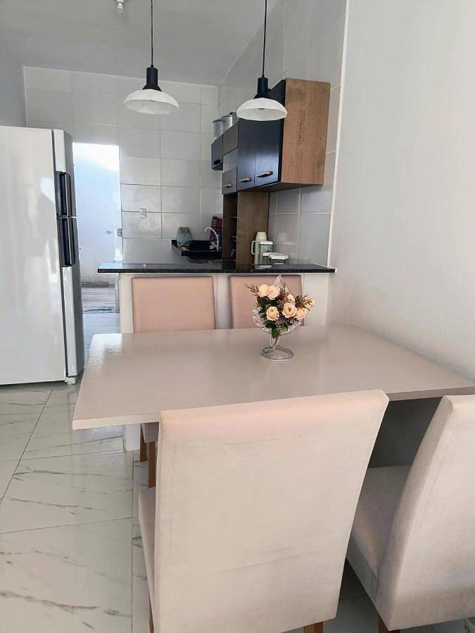 Casas e apartamentos de temporada para 4 pessoas, com balcão e piscina em Arembepe